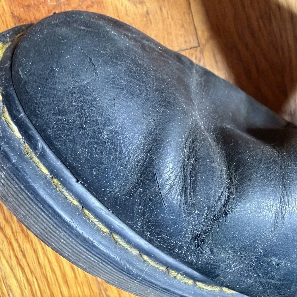 Dr. Martens Mens Size 10 Pull On Chelsea Boots Wintergrip Black Leather 24040